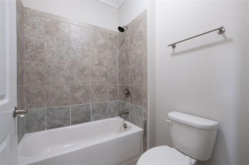 2166 DERBYSHIRE Drive SW