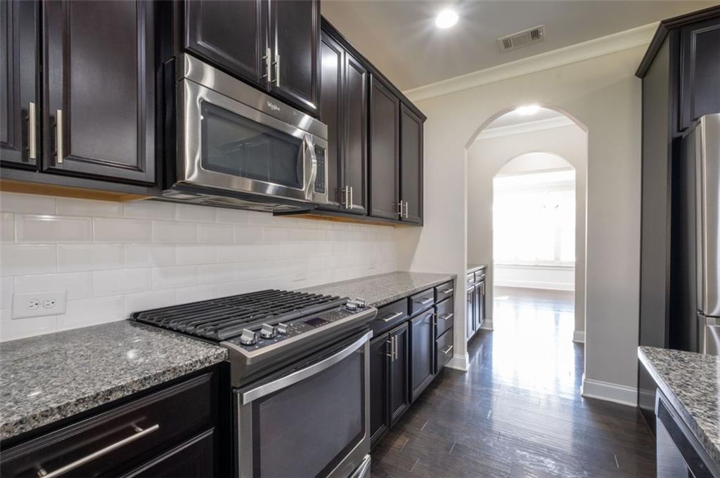 2166 DERBYSHIRE Drive SW