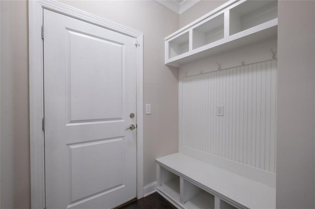 2166 DERBYSHIRE Drive SW