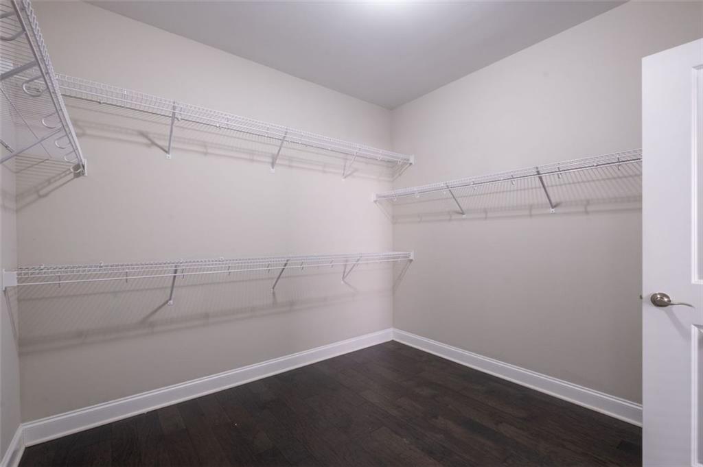 2166 DERBYSHIRE Drive SW