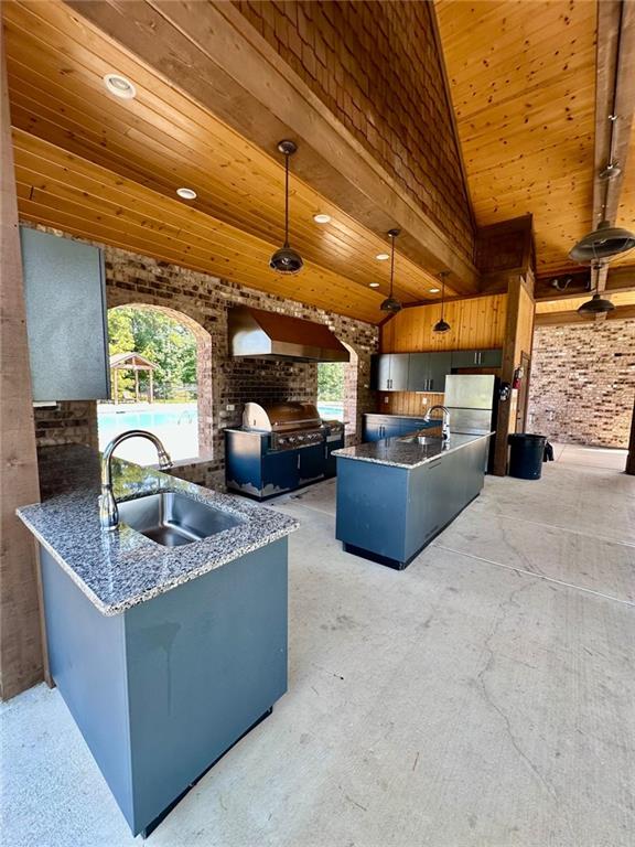 2166 DERBYSHIRE Drive SW