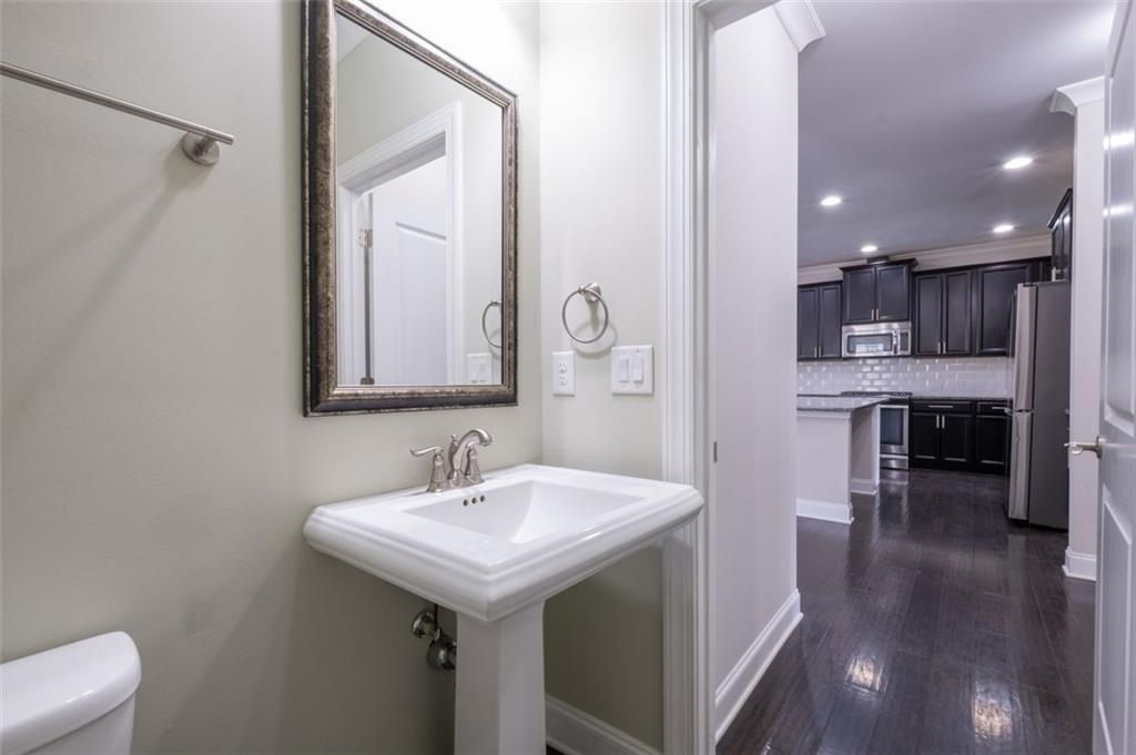 2166 DERBYSHIRE Drive SW