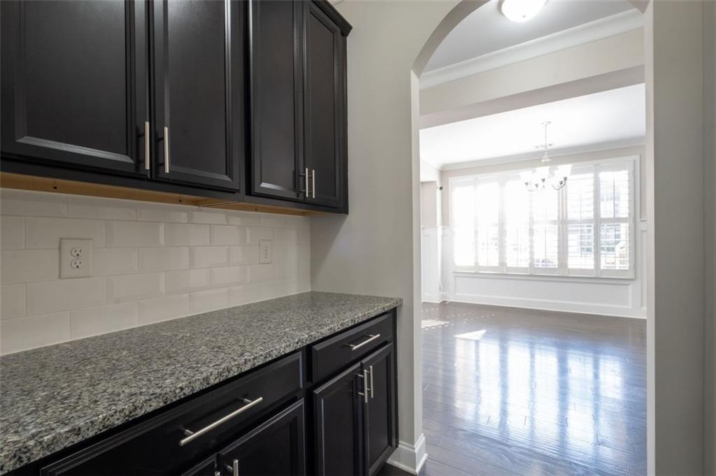 2166 DERBYSHIRE Drive SW