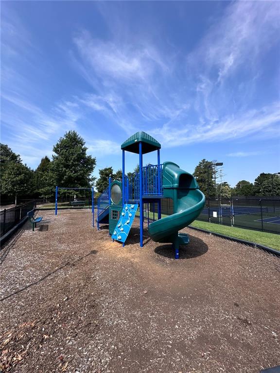 2166 DERBYSHIRE Drive SW