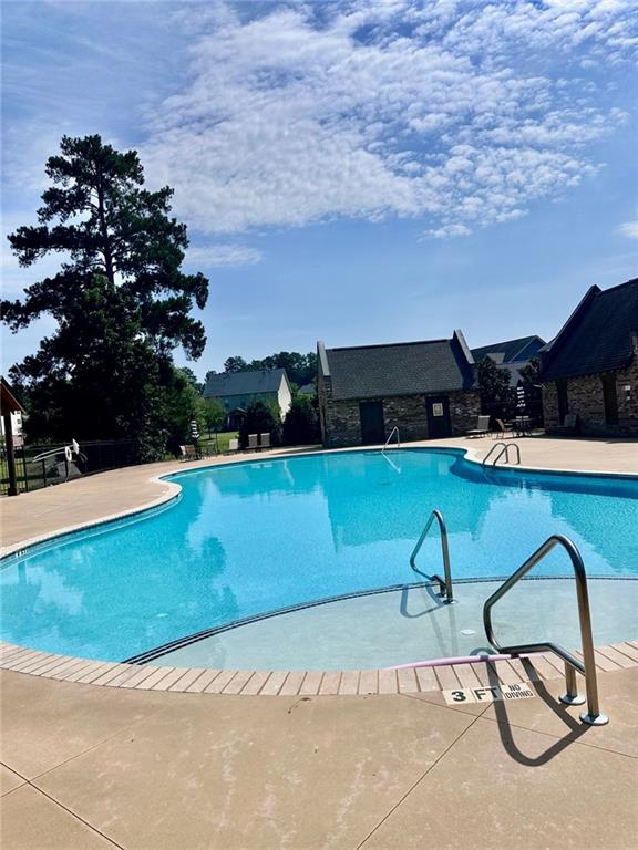 2166 DERBYSHIRE Drive SW