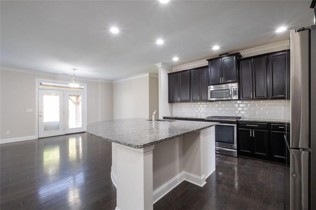 2166 DERBYSHIRE Drive SW