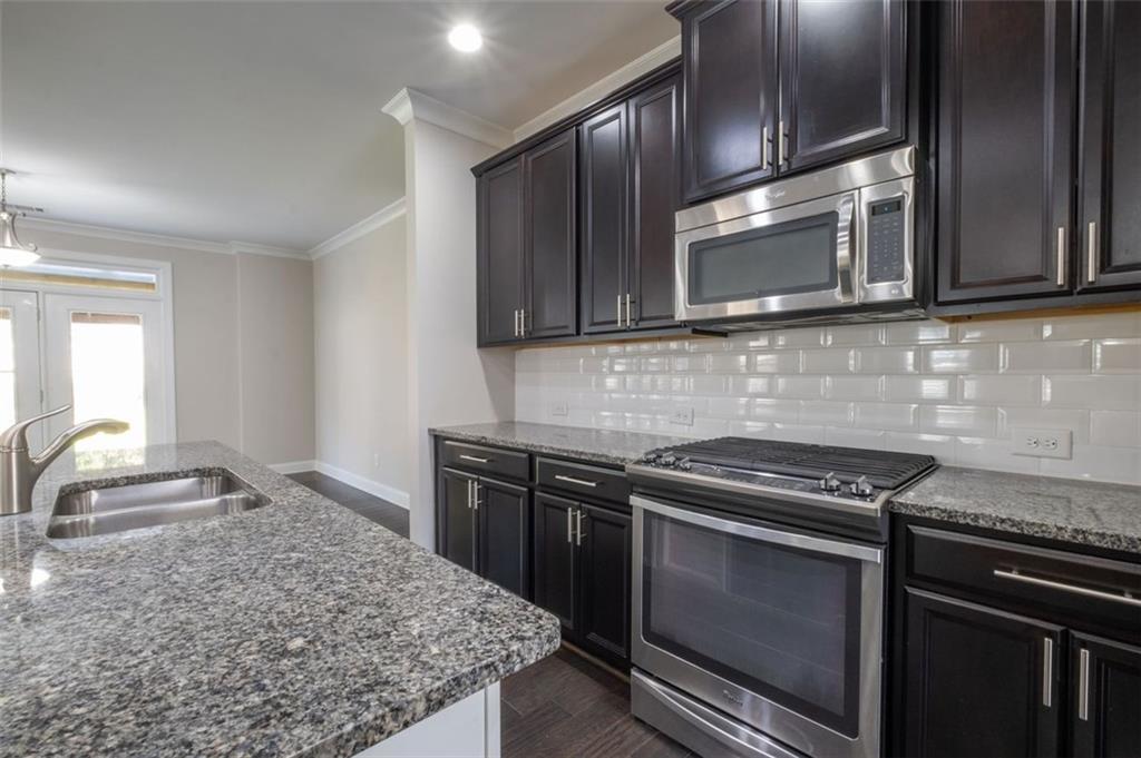 2166 DERBYSHIRE Drive SW