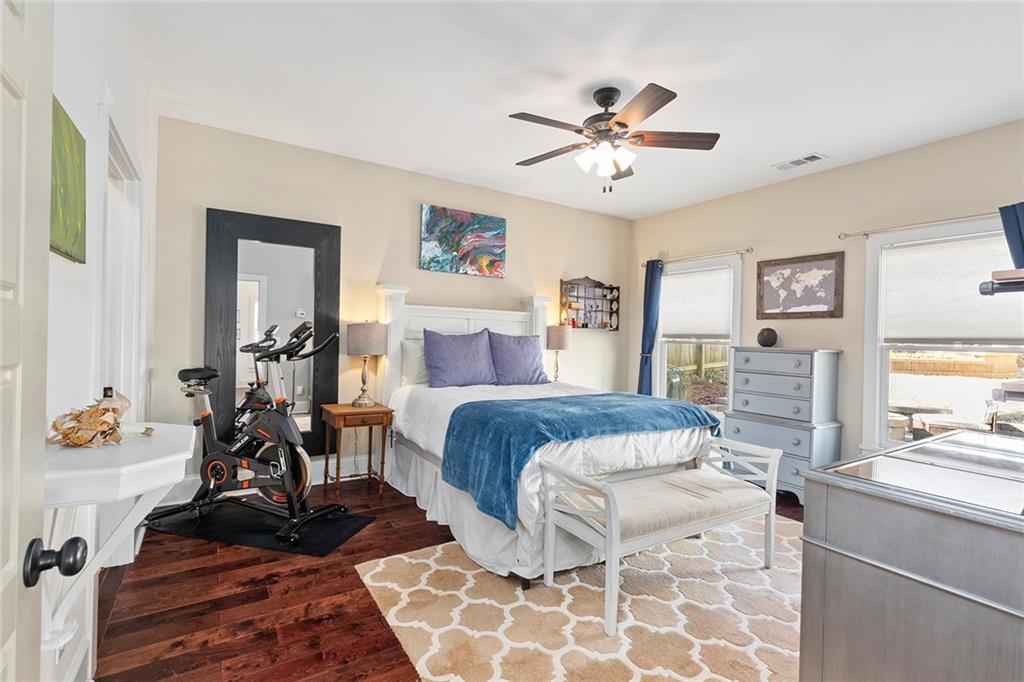 112 Wesley Avenue NE