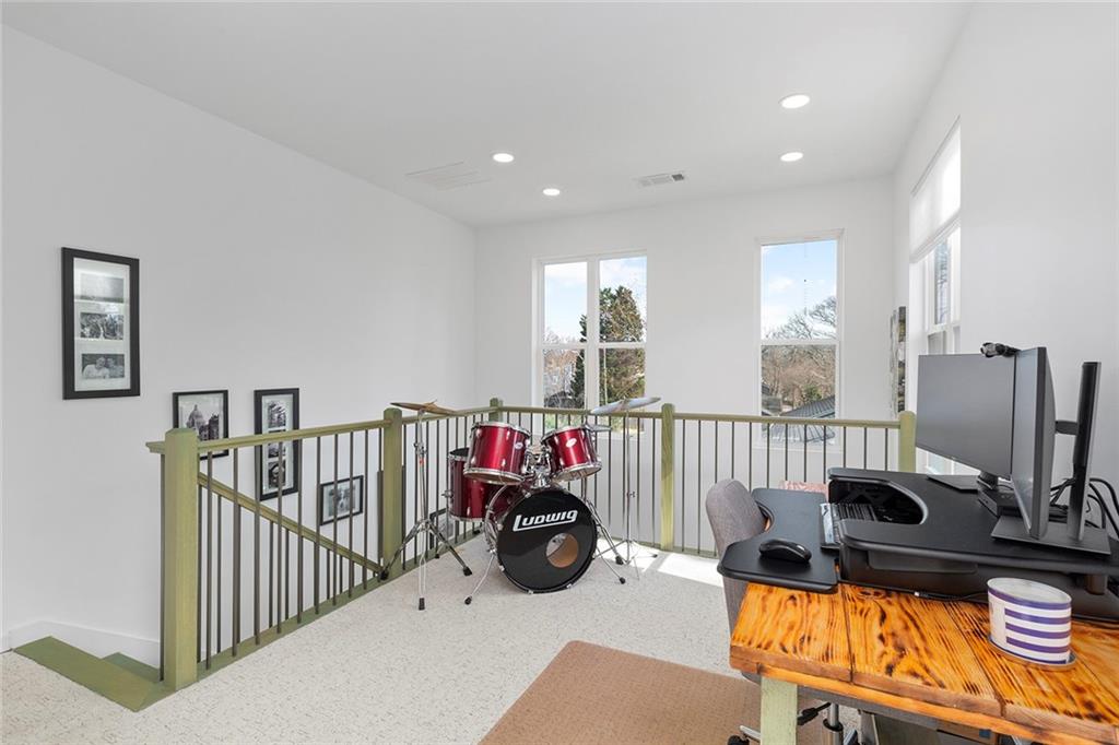 112 Wesley Avenue NE