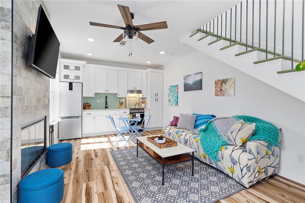 112 Wesley Avenue NE