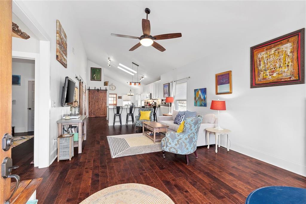 112 Wesley Avenue NE