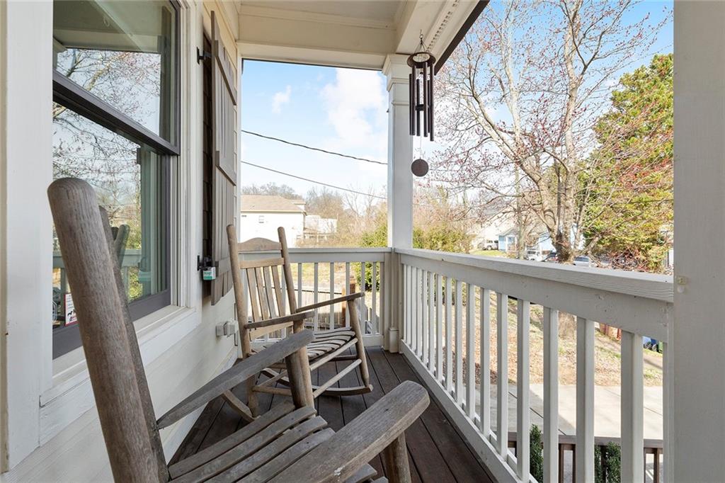 112 Wesley Avenue NE