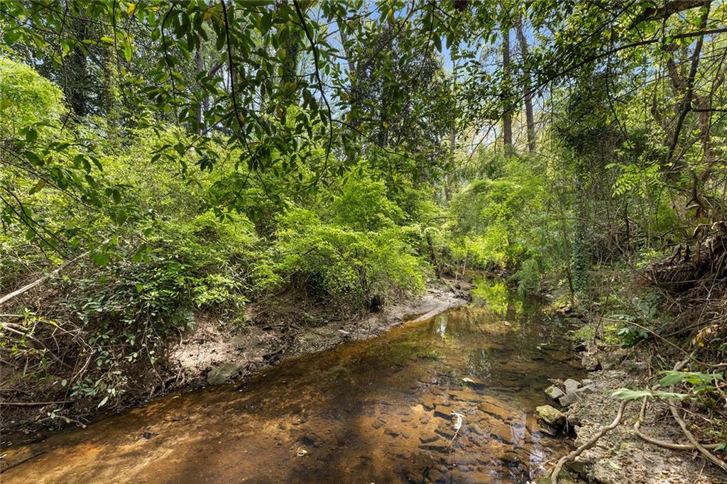 747 Lullwater Road NE