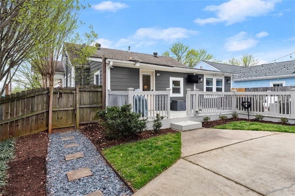 738 Woodson Street SE