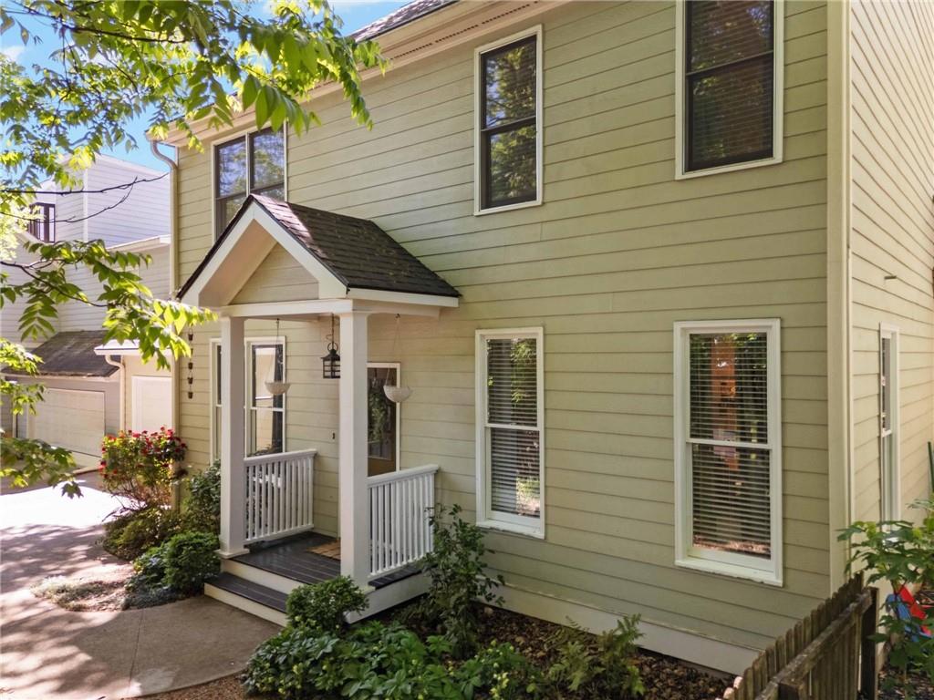 278 Elmira Place NE