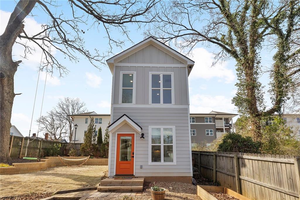 112 Wesley Avenue NE