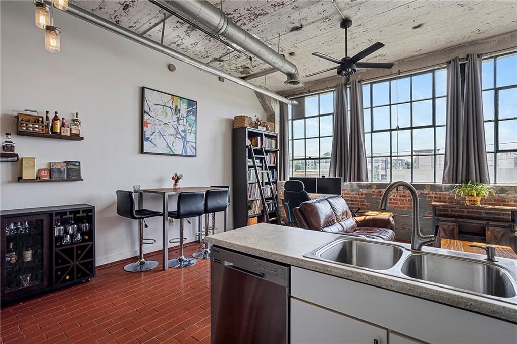 881 Memorial Drive SE Unit 310