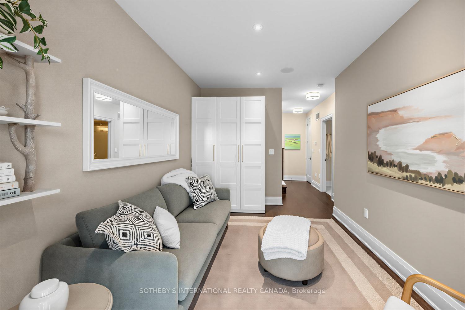 288 St Clair Avenue W TH2