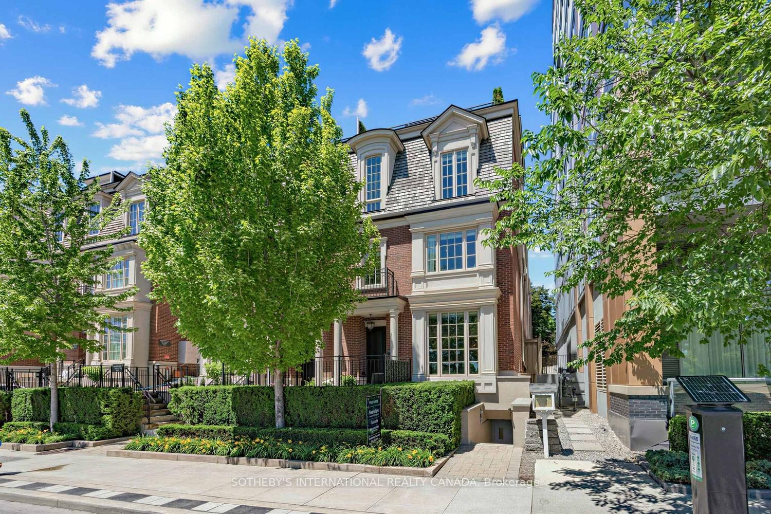 288 St Clair Avenue W TH2