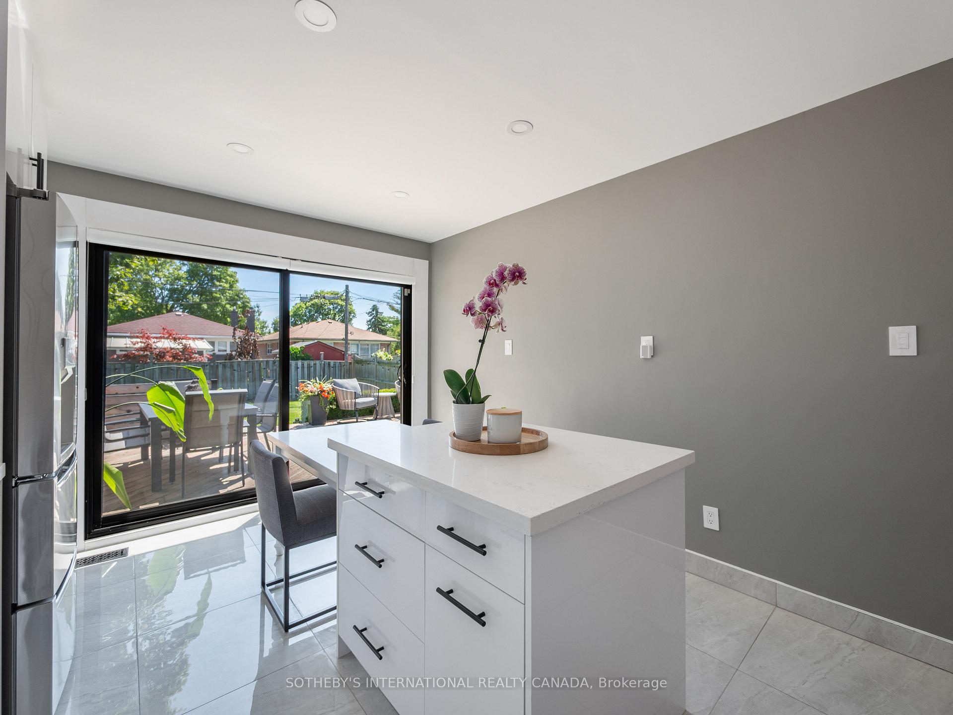 17 Sigmont Road, Toronto