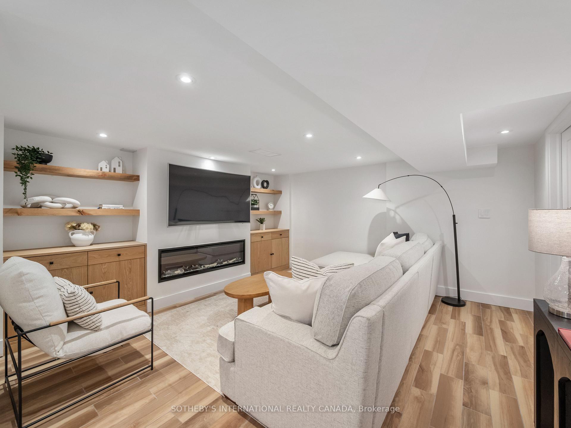 17 Sigmont Road, Toronto