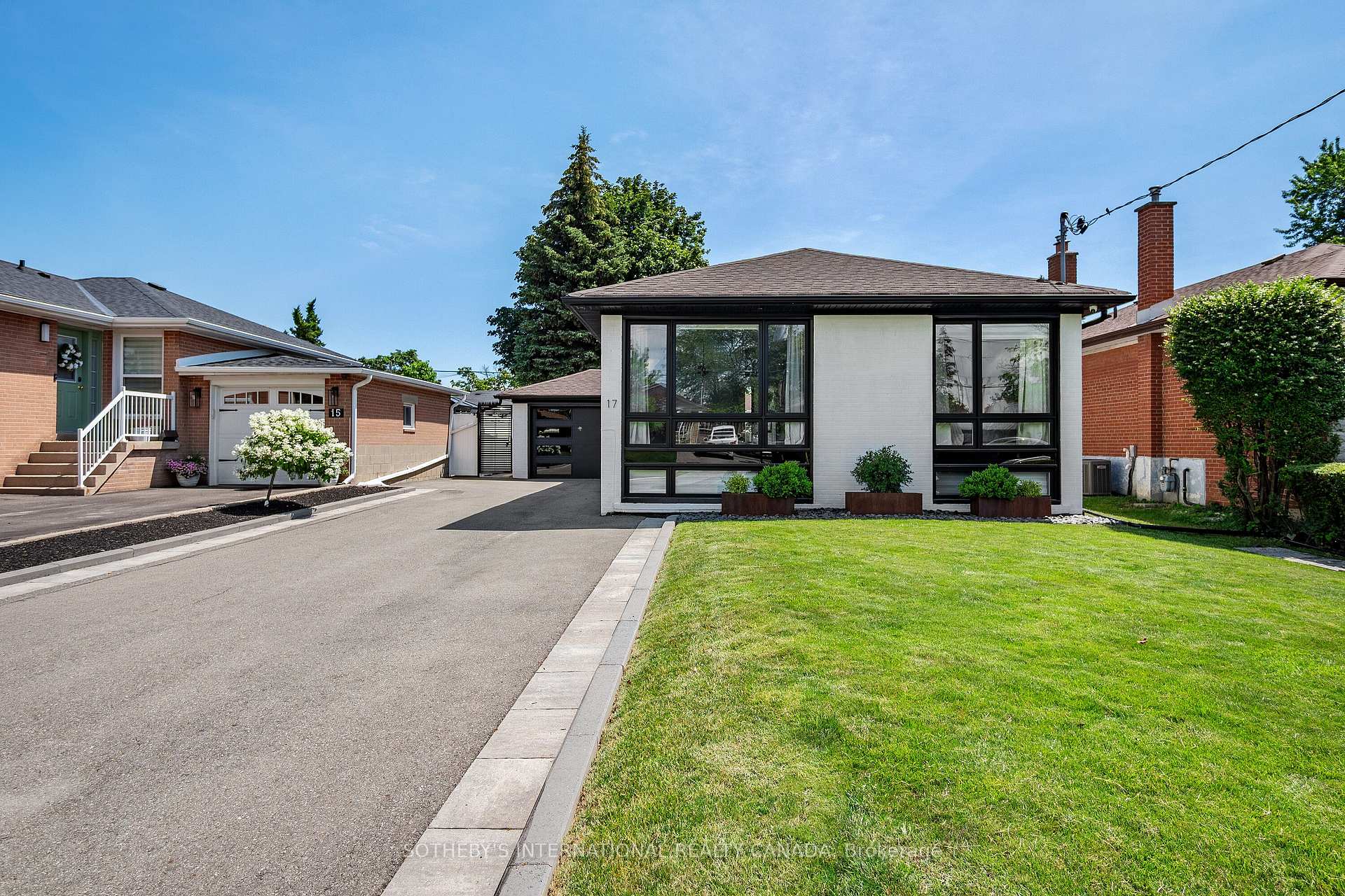 17 Sigmont Road, Toronto