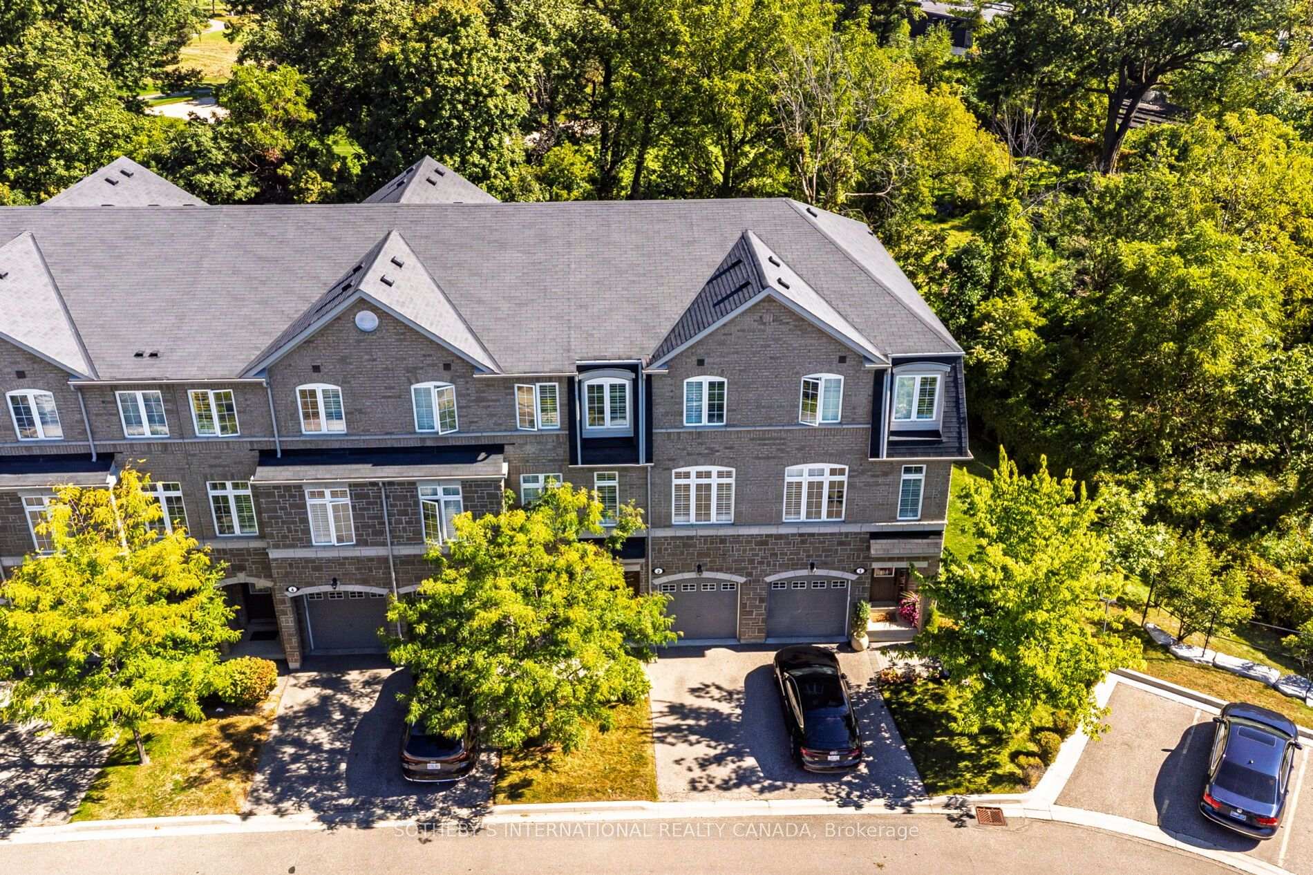1127 Haig Boulevard 2