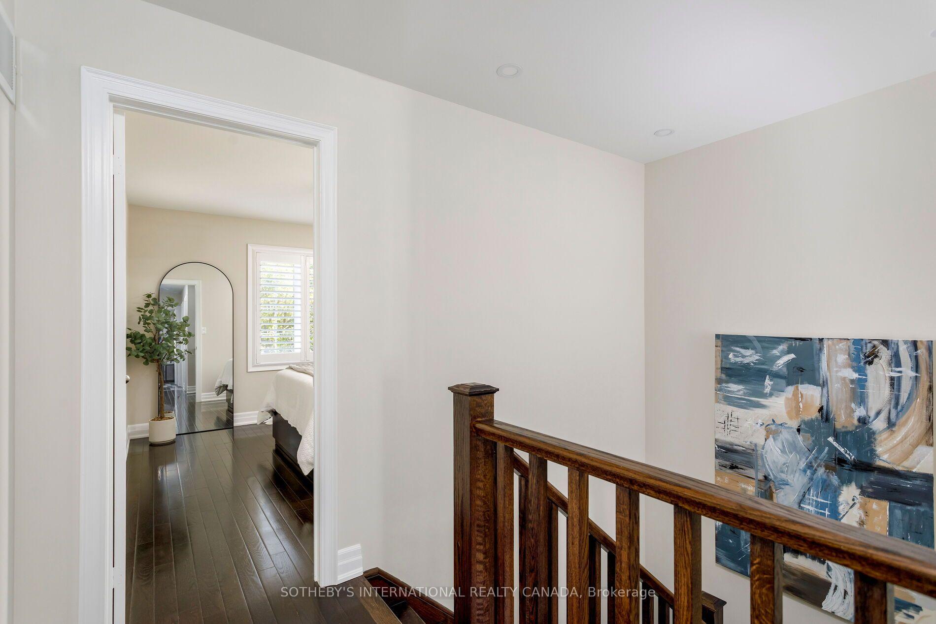 1127 Haig Boulevard 2