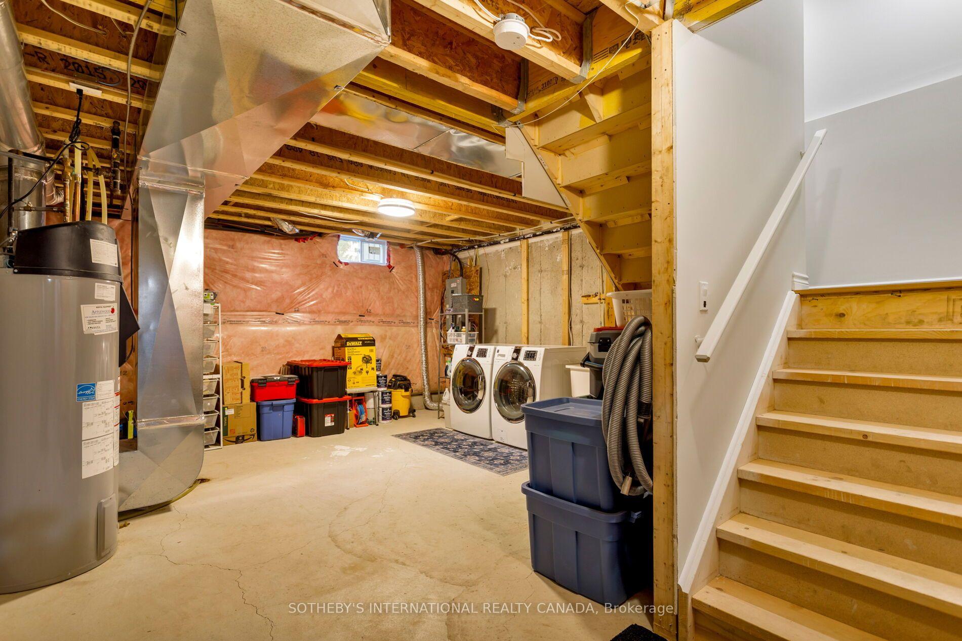 1127 Haig Boulevard 2