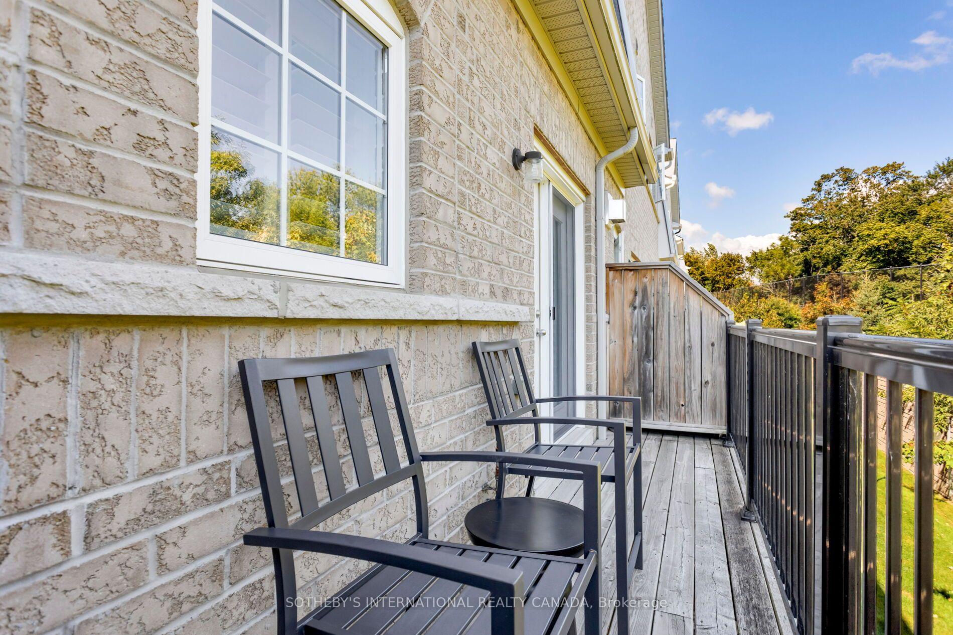 1127 Haig Boulevard 2