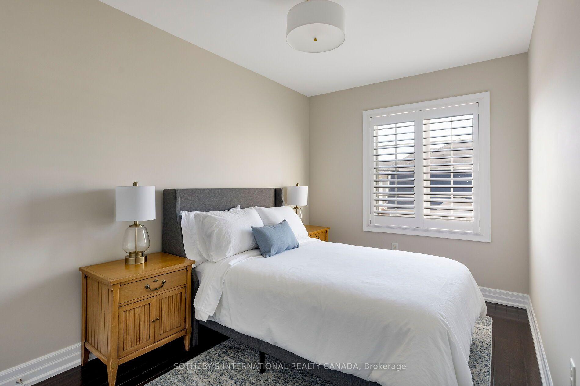 1127 Haig Boulevard 2