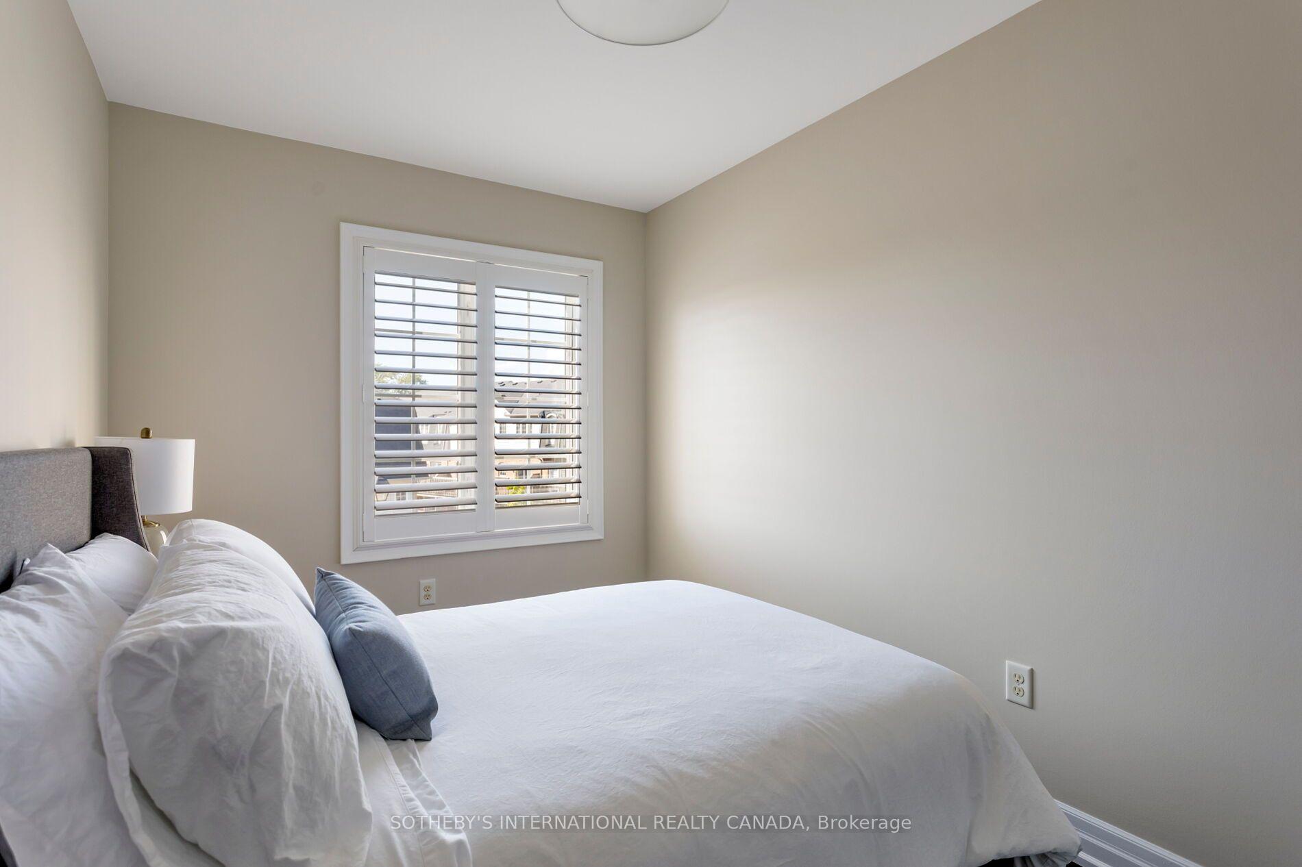 1127 Haig Boulevard 2