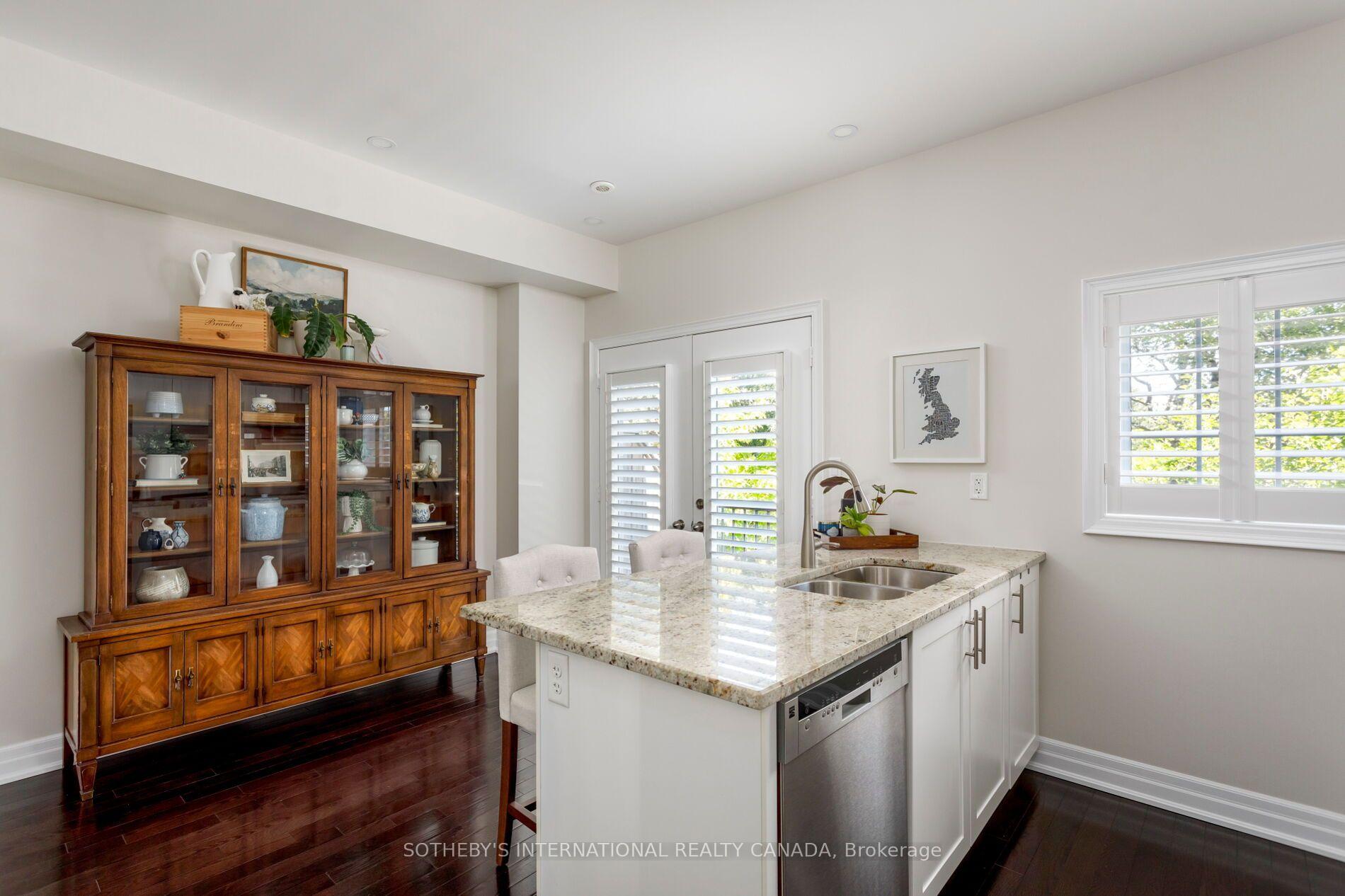 1127 Haig Boulevard 2