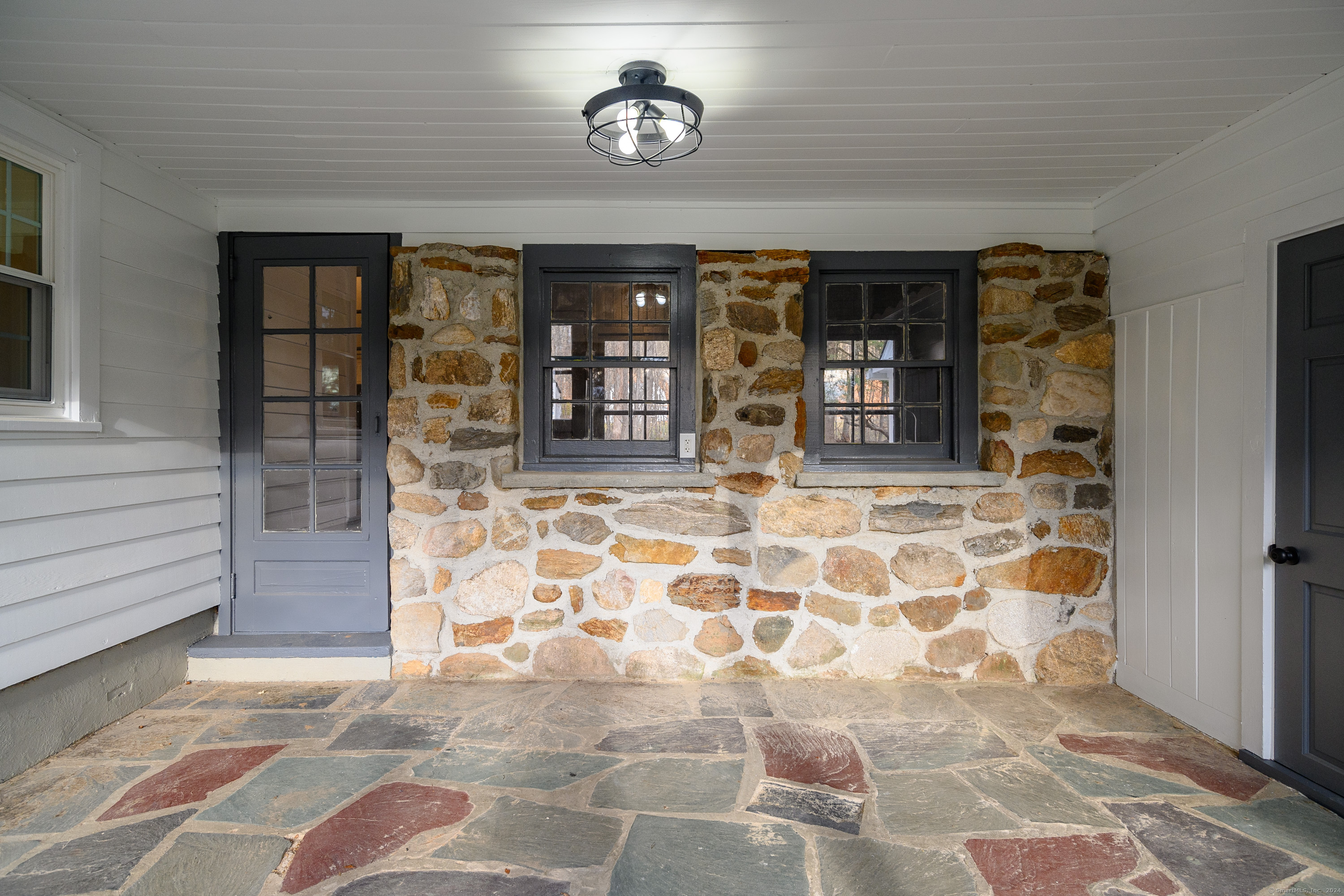 855 Southford Road