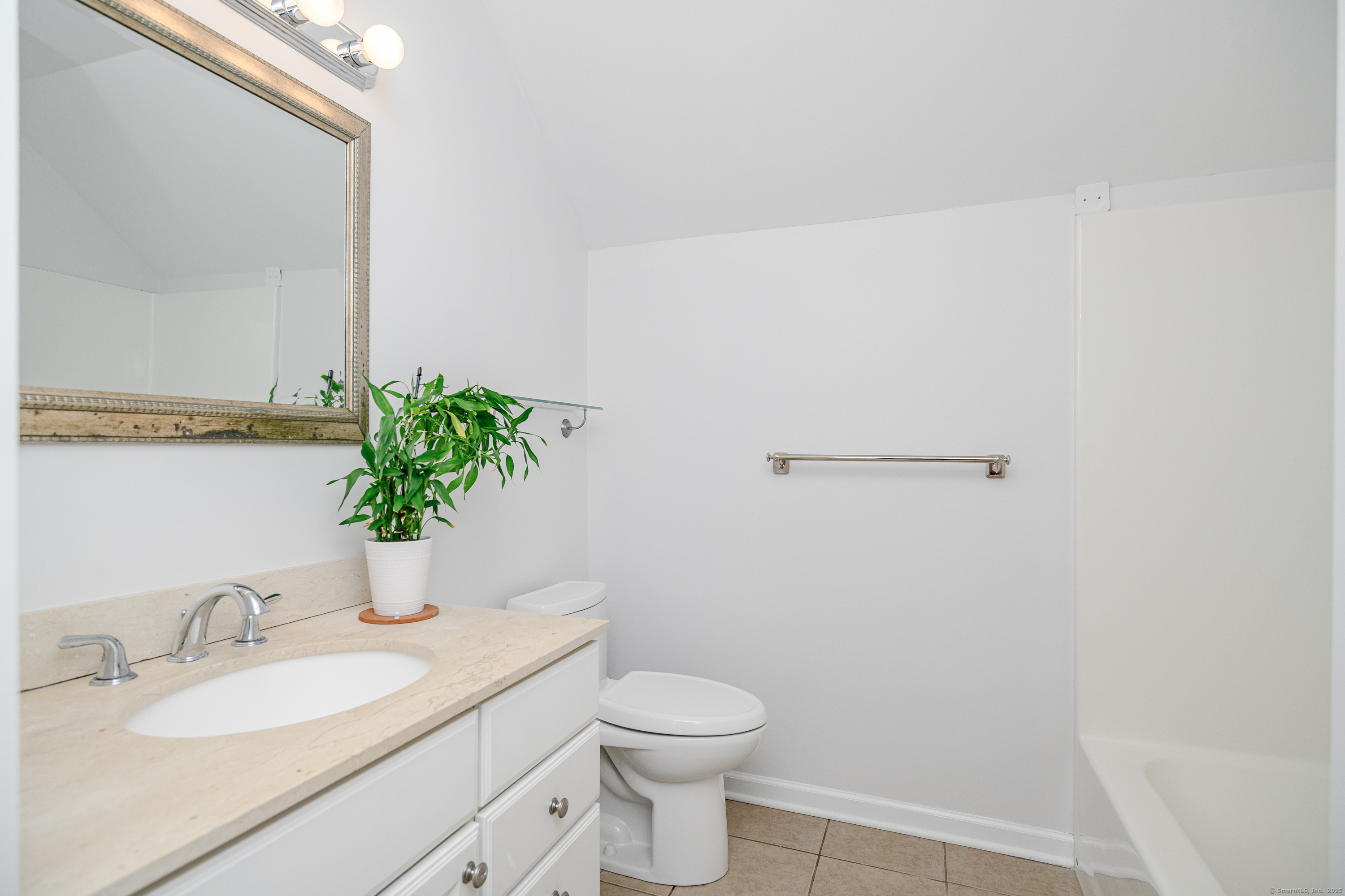 360 Westport Avenue 10
