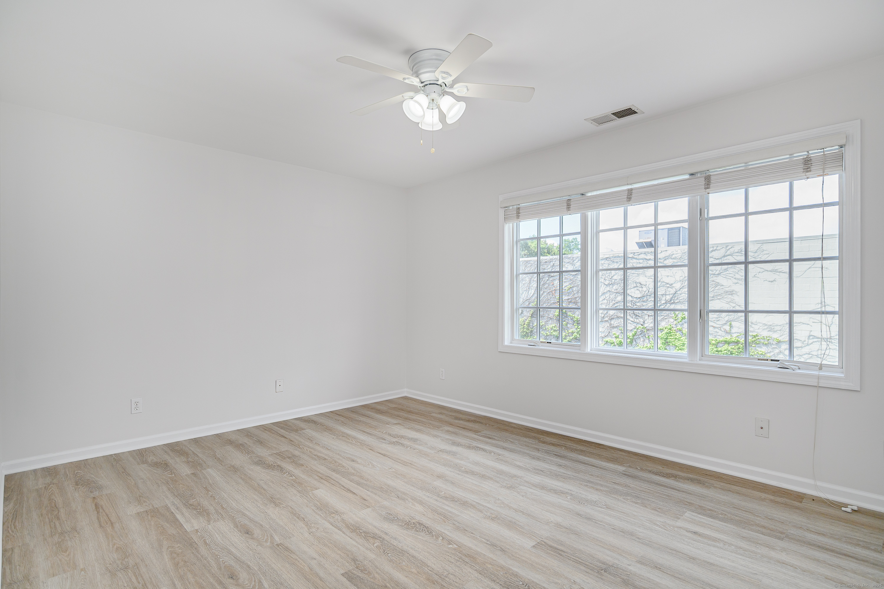 360 Westport Avenue 10