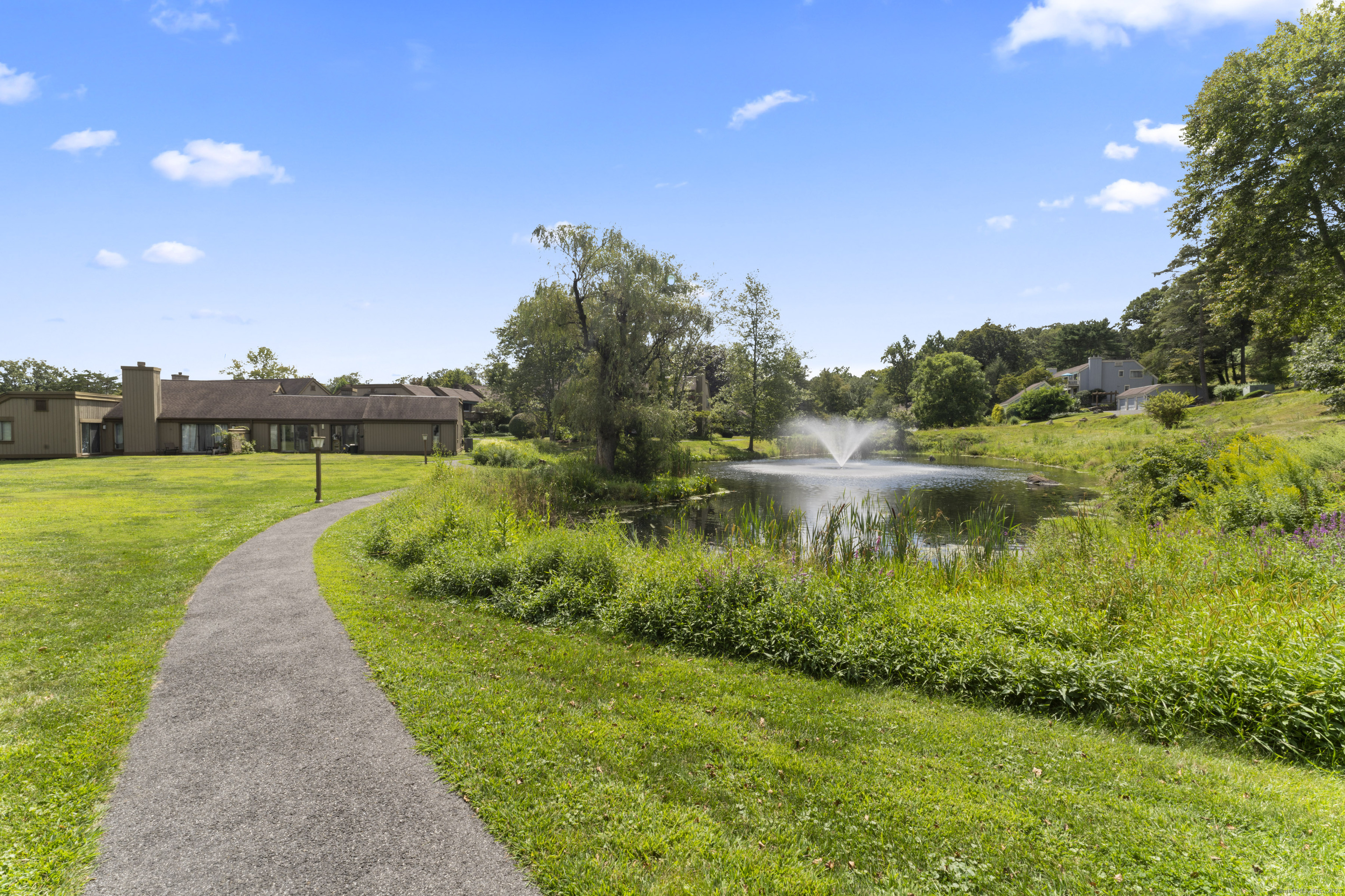252 Heritage Village A