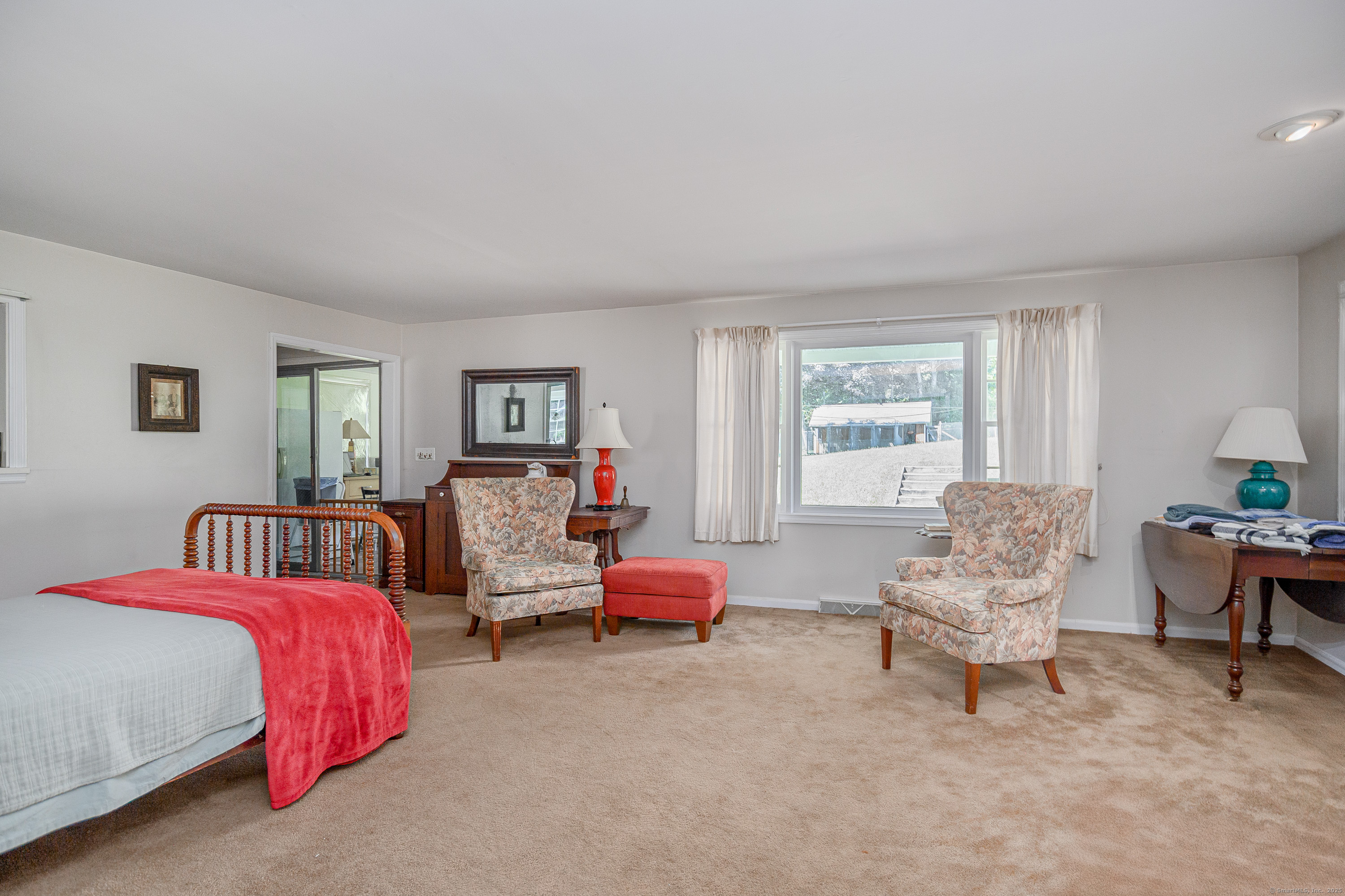 12 Valley Field Road South