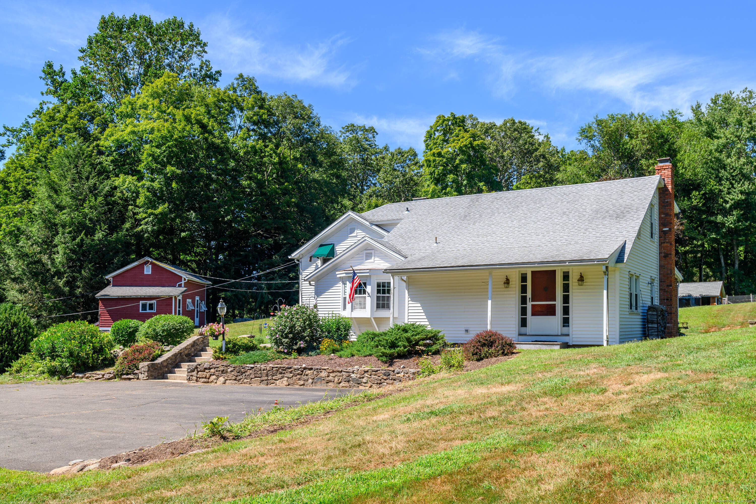 12 Valley Field Road South