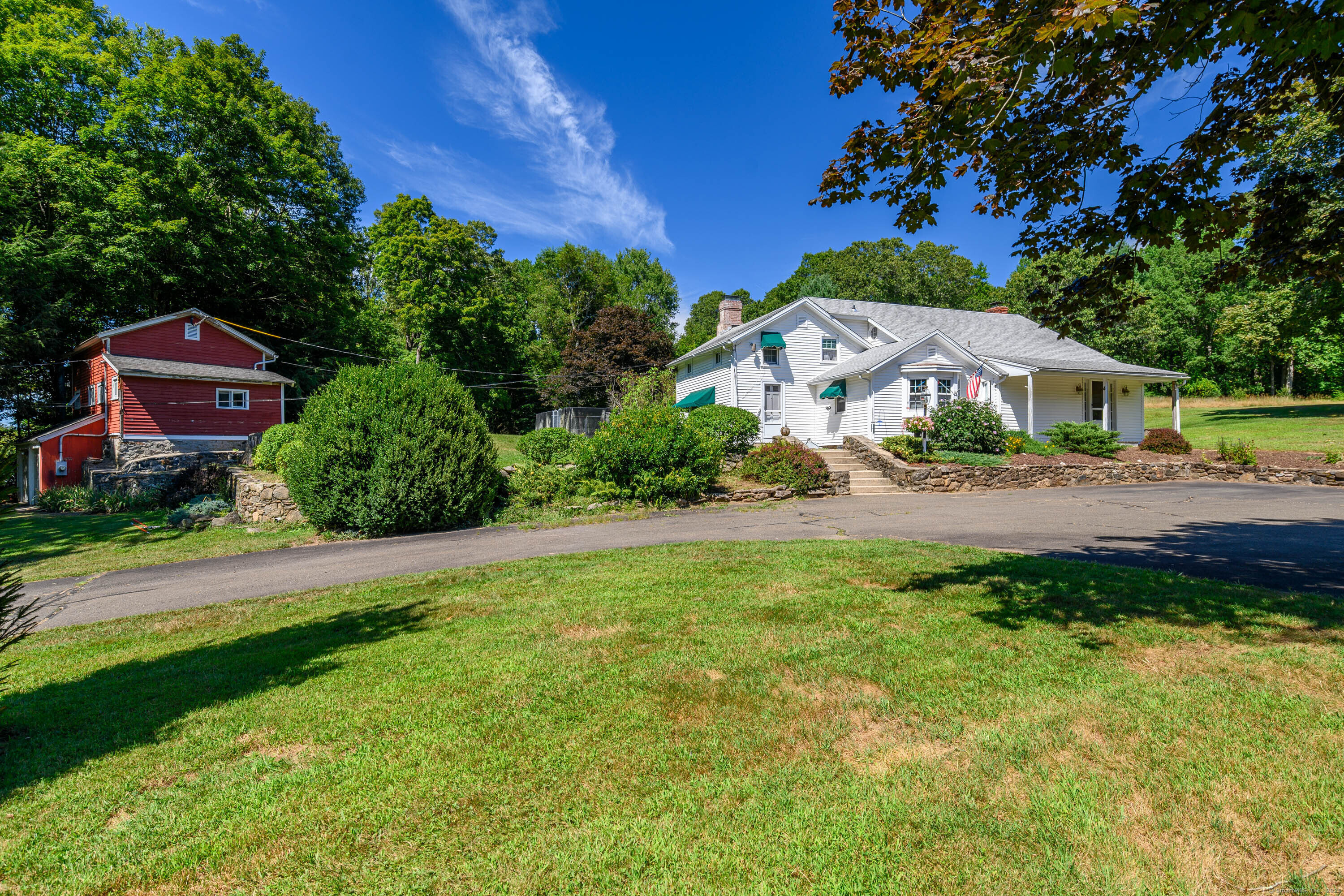 12 Valley Field Road South