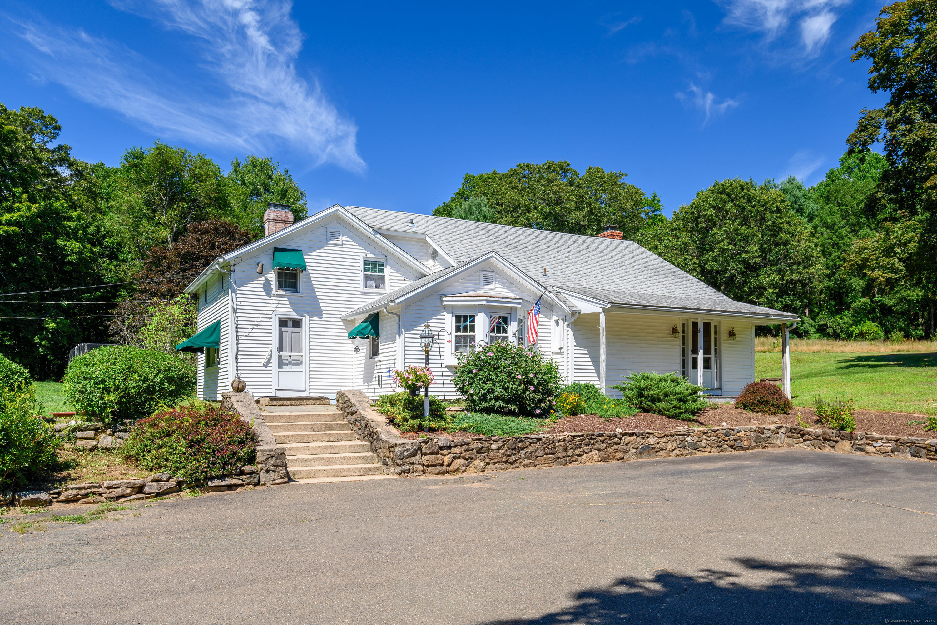 12 Valley Field Road South