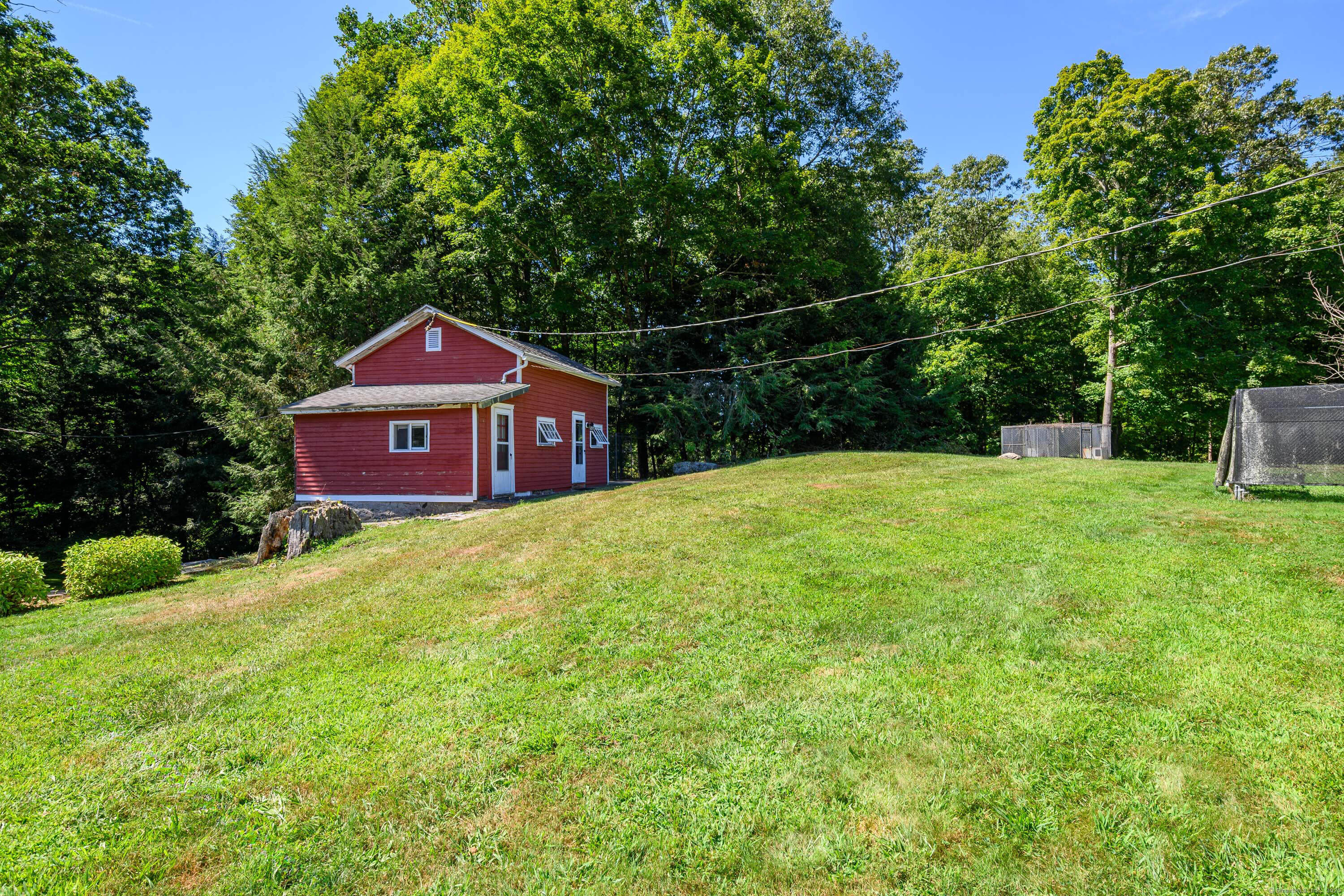12 Valley Field Road South