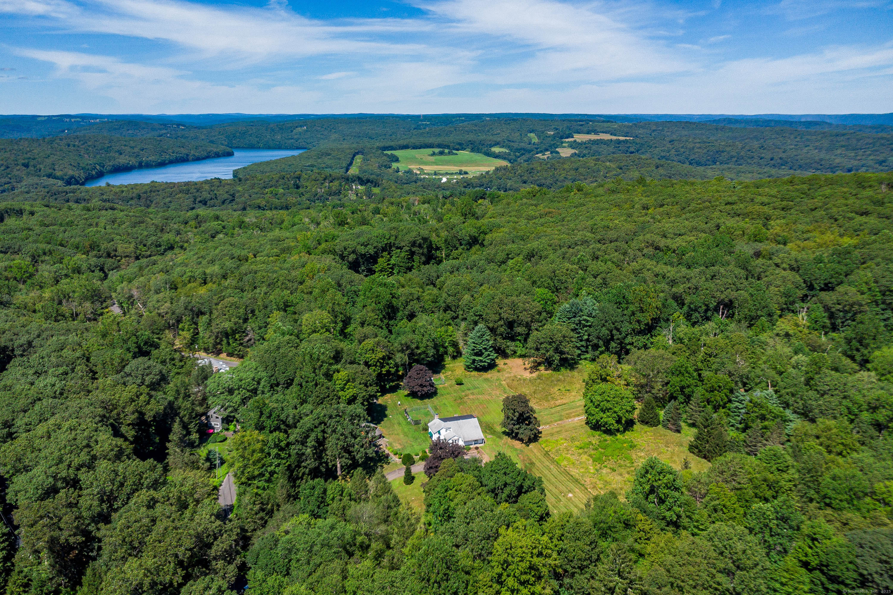 12 Valley Field Road South