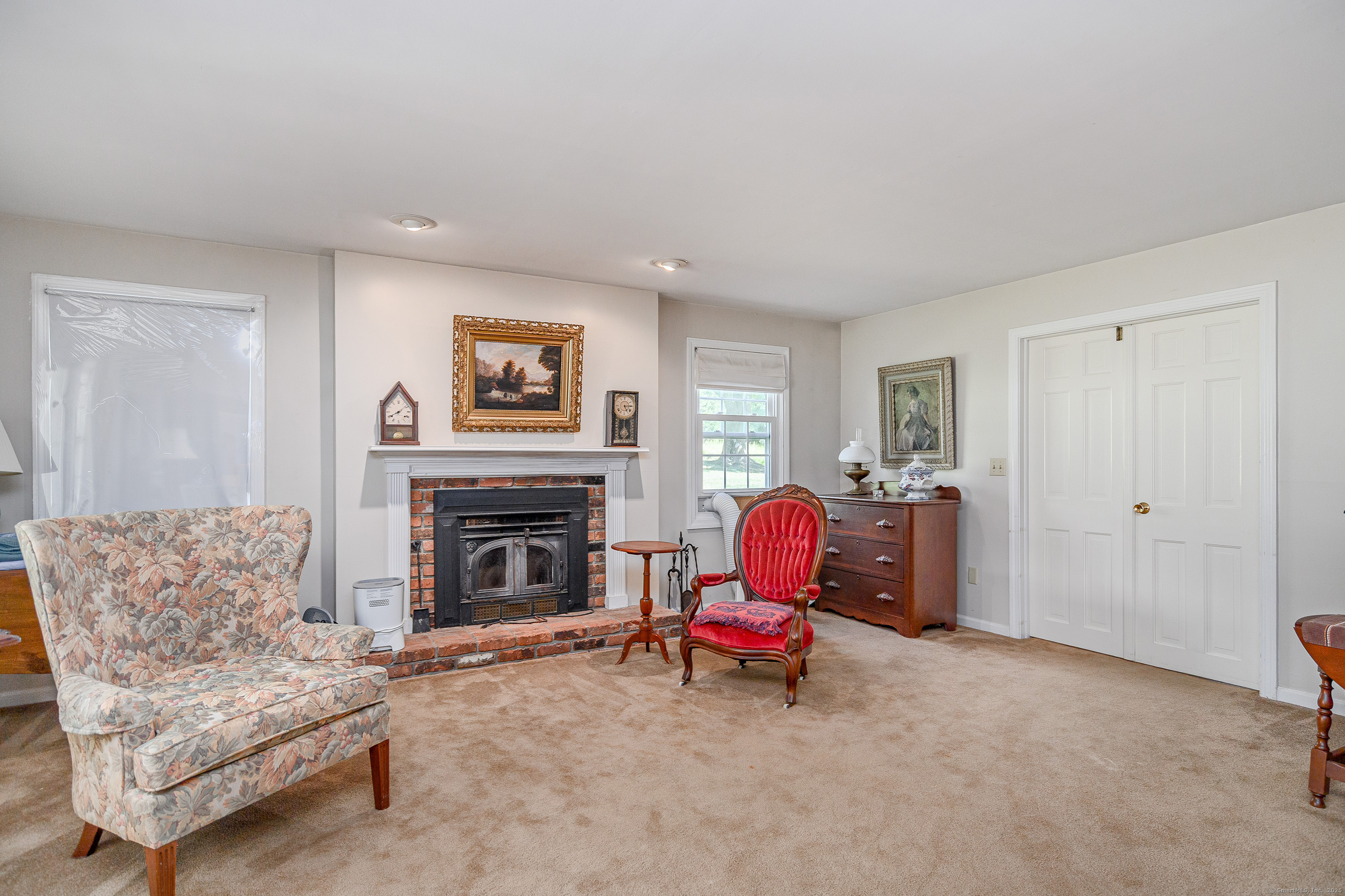 12 Valley Field Road South