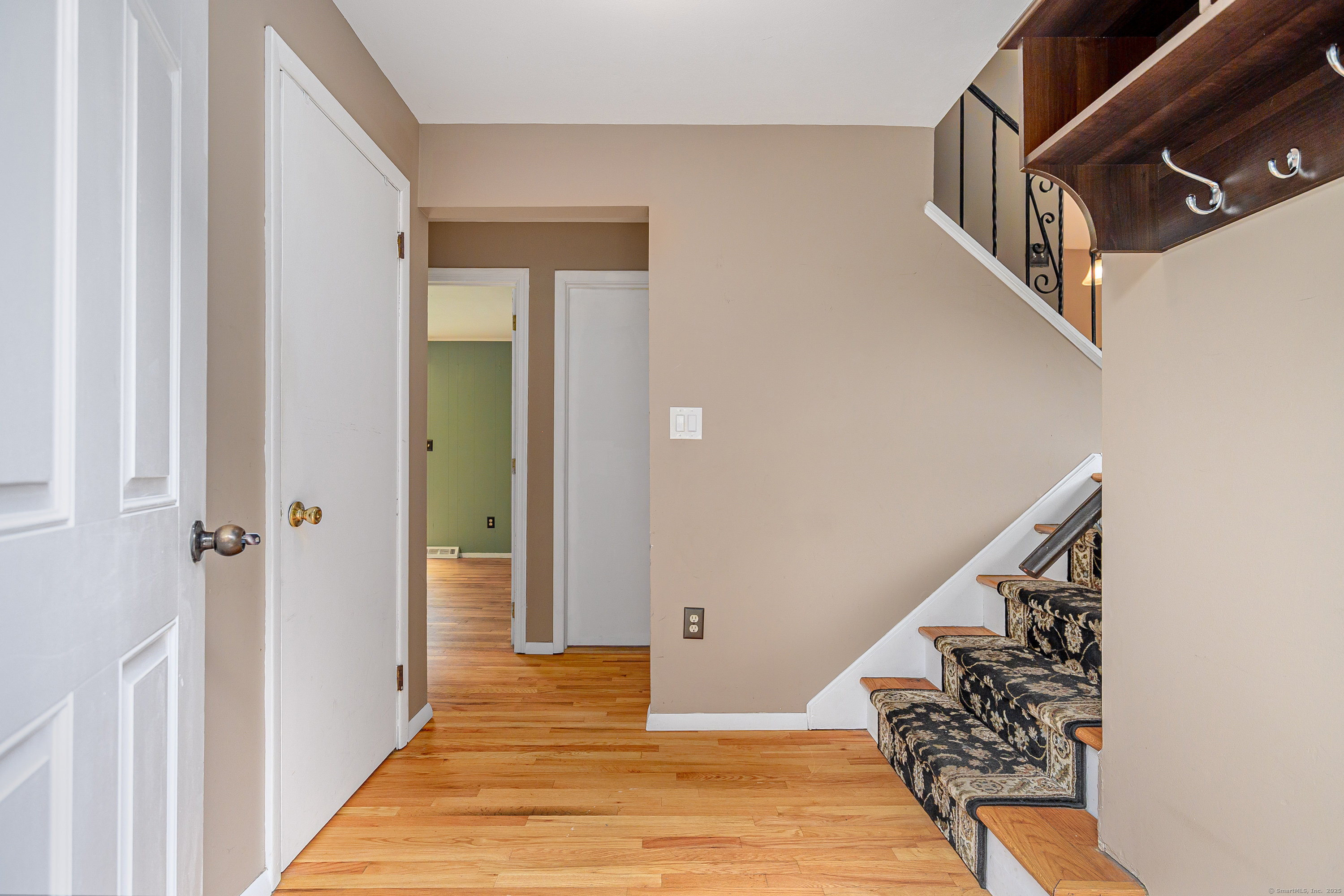6 Joan Drive