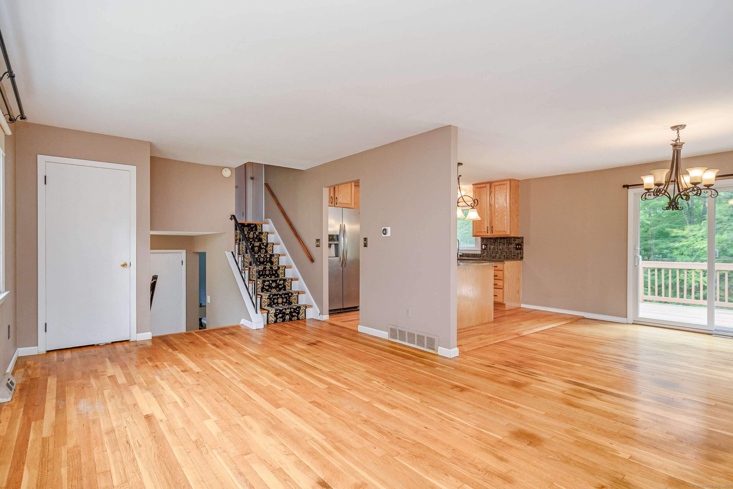 6 Joan Drive