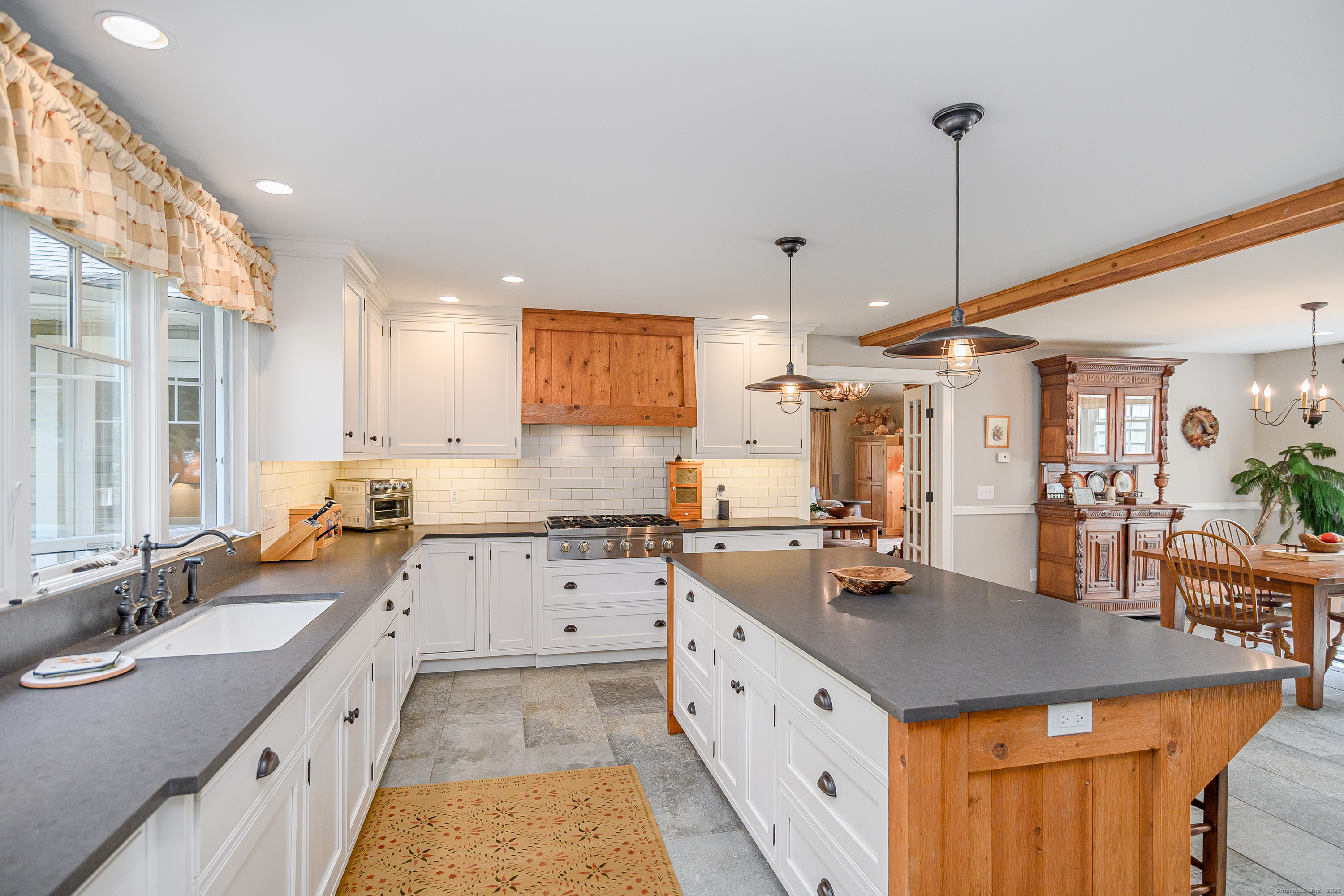 16 Rock Ridge Road