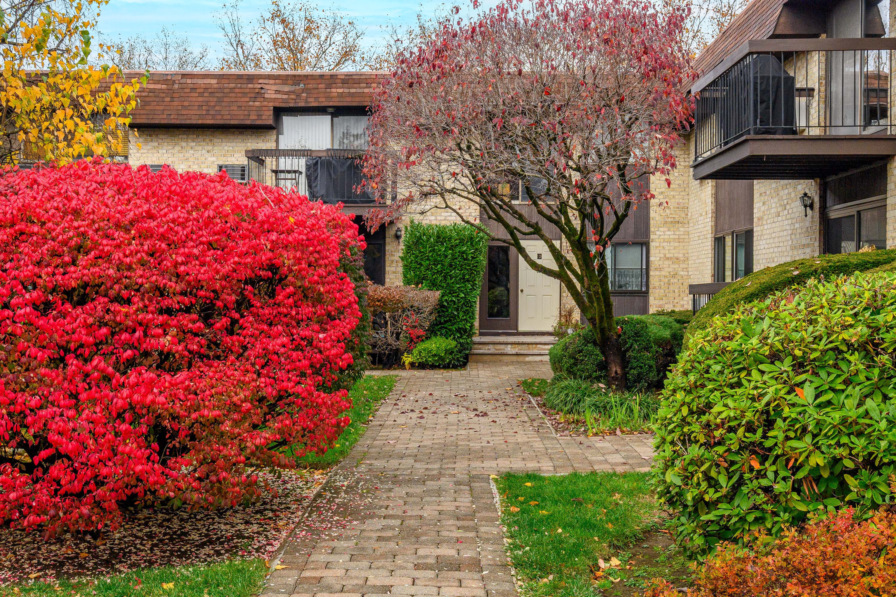 85 Riverside Avenue APT E8