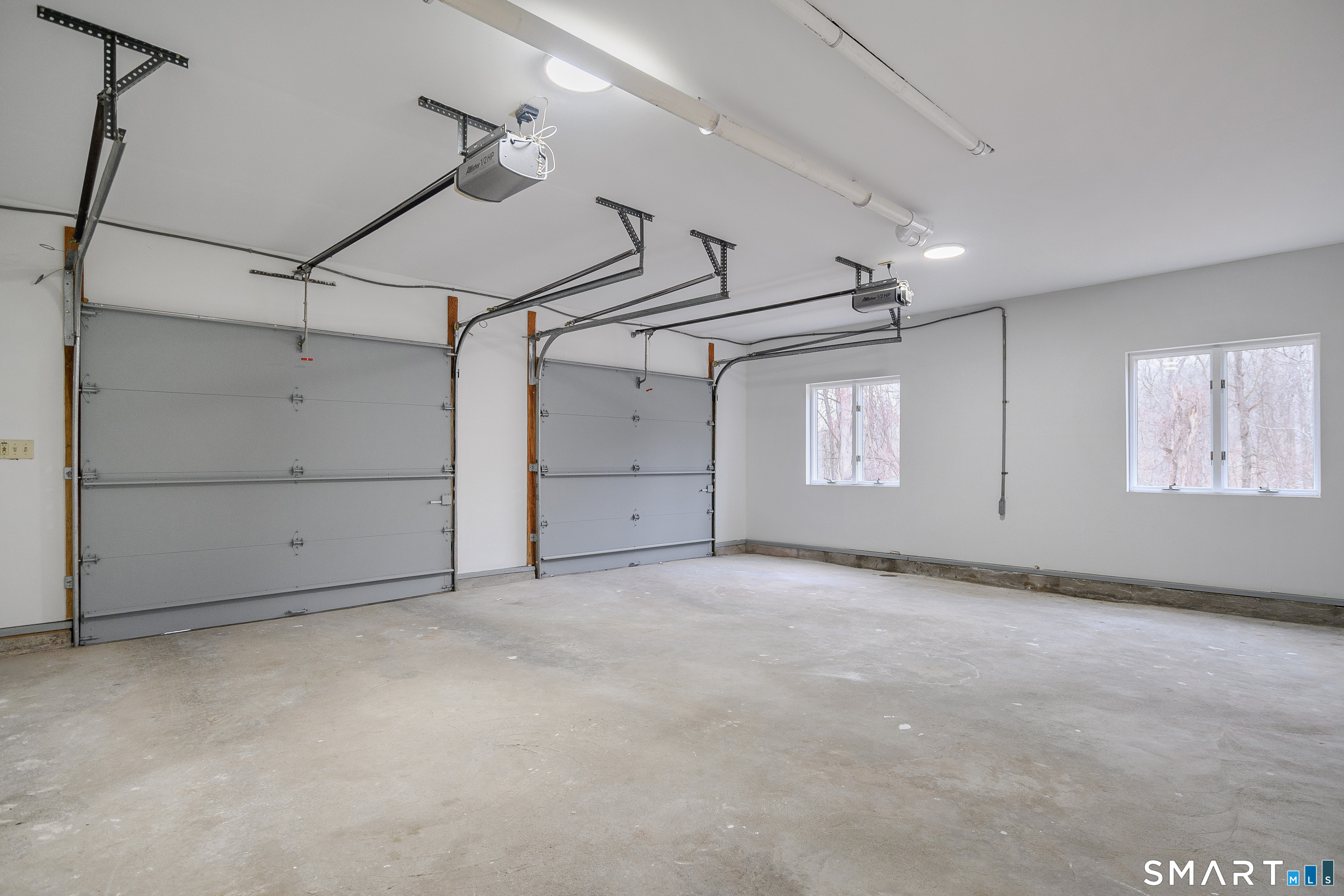 4 Windy Woods Circle