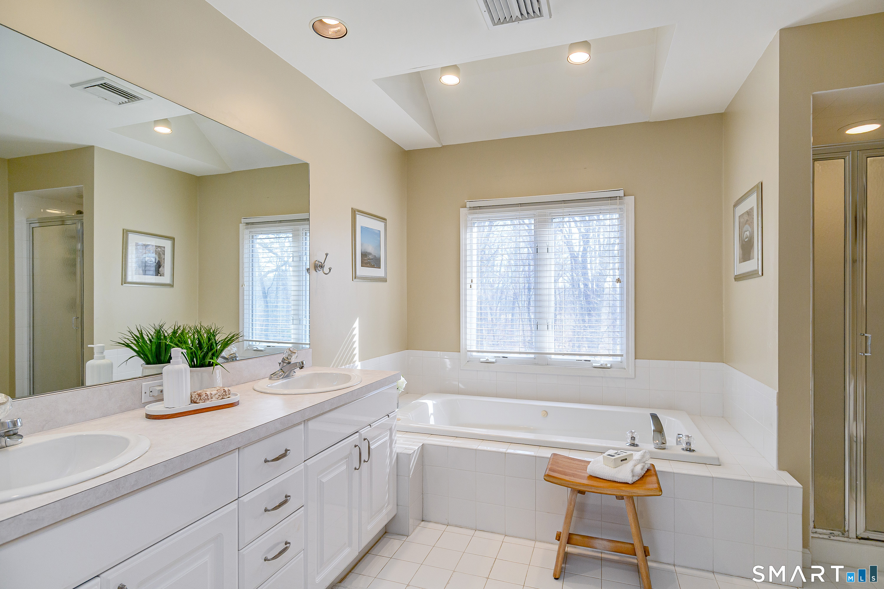 20 Charter Ridge Road